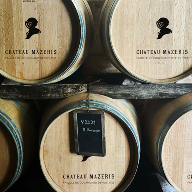 mazeris-chateau-tonneau-barriques